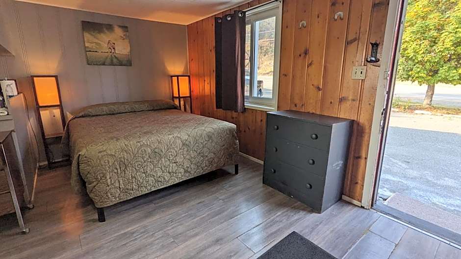 Deerview Lodge & Cabins - Princeton BC