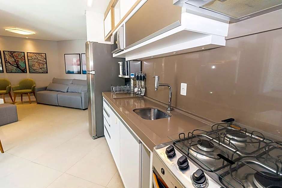 Boulevard 221D - Excelente apartamento em condomínio de luxo no centro de Bombinhas - Piscina - Jacuzzi - Academia - Portaria 24h - (Consultar serviços de roupa de cama e banho)