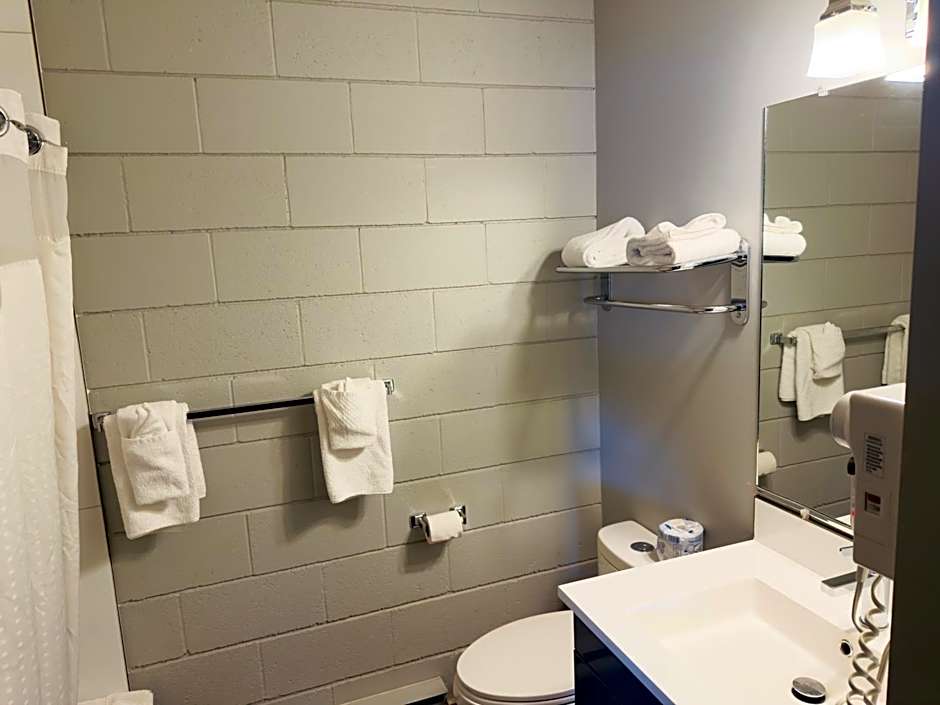 Armstrong Inn