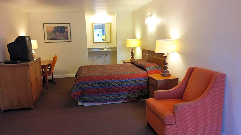 Country Regency Inn & Suites