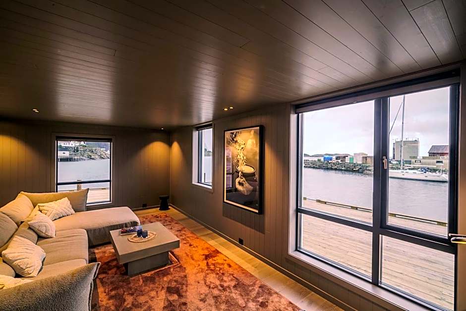 Henningsvær Bryggehotell - by Classic Norway Hotels