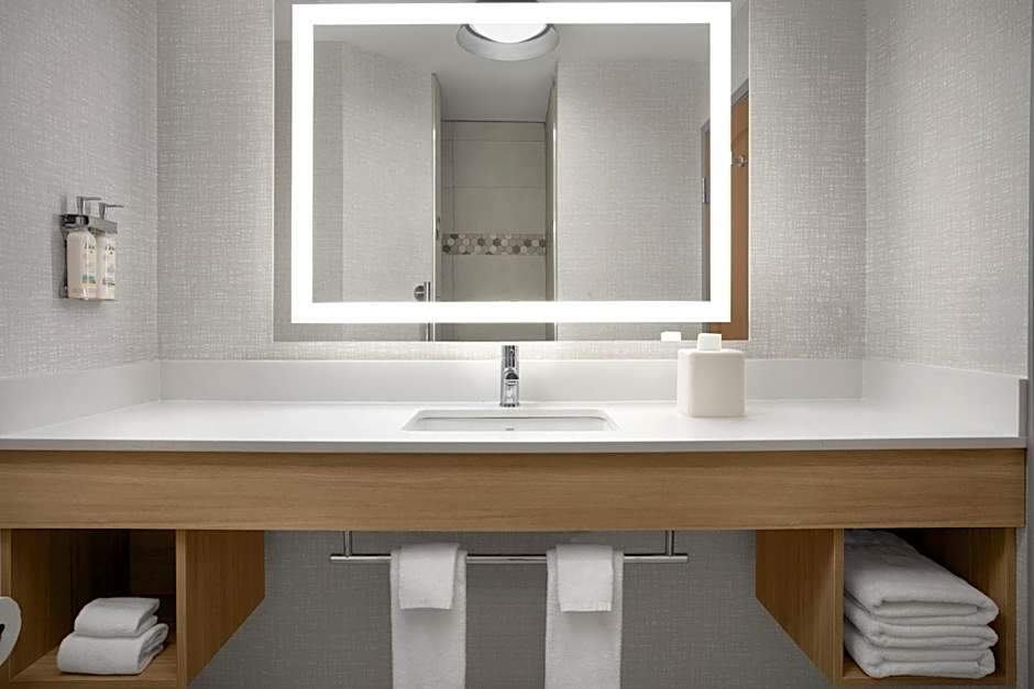 Holiday Inn Express Hotel & Suites DFW West - Hurst By IHG