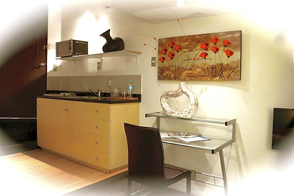 Aztic Hotel and Executive Suites