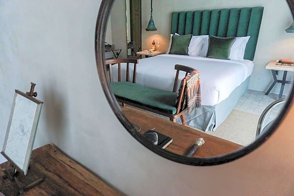 Studio O - Luxurious Duplex Studios Walk to Beach