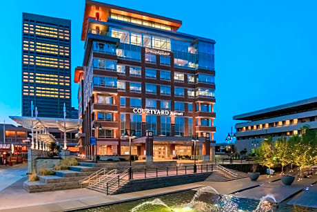 Courtyard by Marriott Buffalo Downtown/Canalside