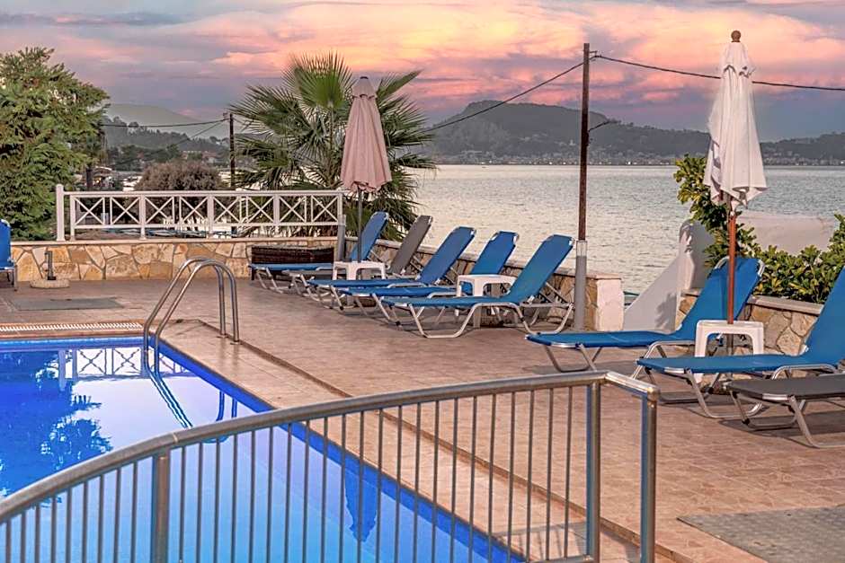 Nefeli Beach - living by the sea