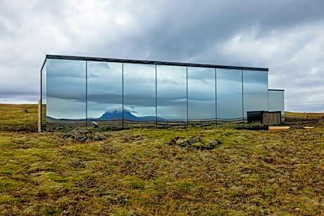 ÖÖD Hekla Horizon - Mirror Houses