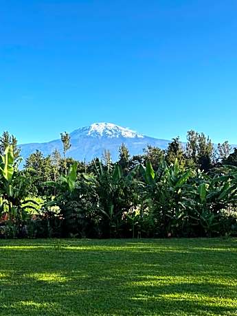 Shose Farmhouse Chalets & Campsite