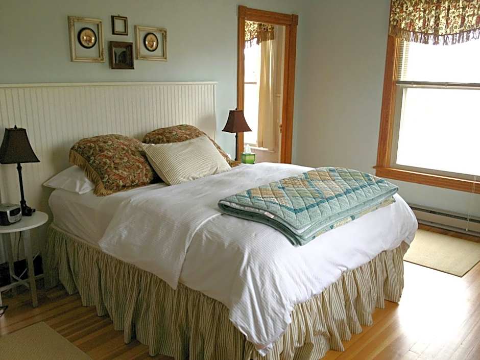 The Inn at Ragged Edge