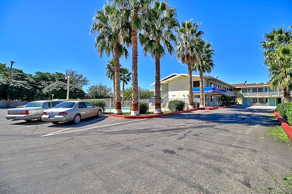 Motel 6 Nogales, AZ - Mariposa Road