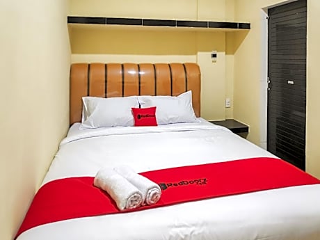 RedDoorz Room