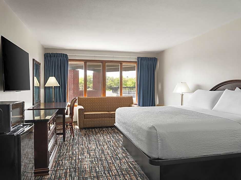 Avalon Hotel & Conference Center