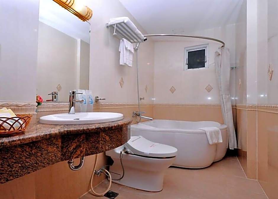 Tan Hoang Long Hotel Nguyen Van Cu