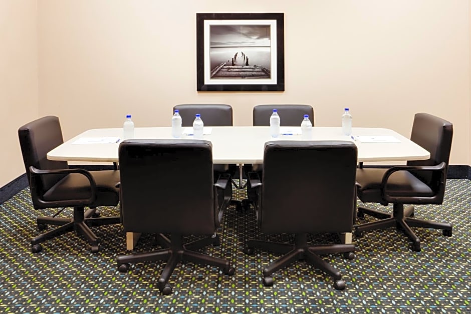 Holiday Inn Express & Suites Smithfield - Providence, an IHG Hotel