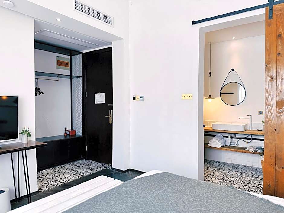 Suzhou Unique Space Design Art Hotel