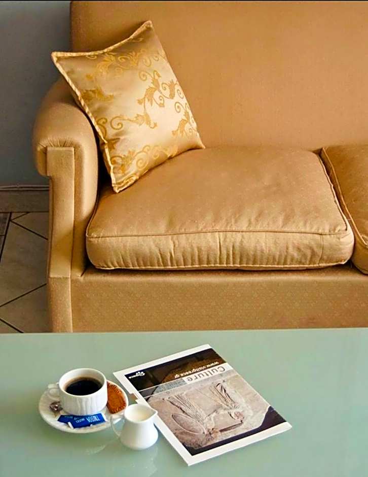 Triton Hotel Piraeus