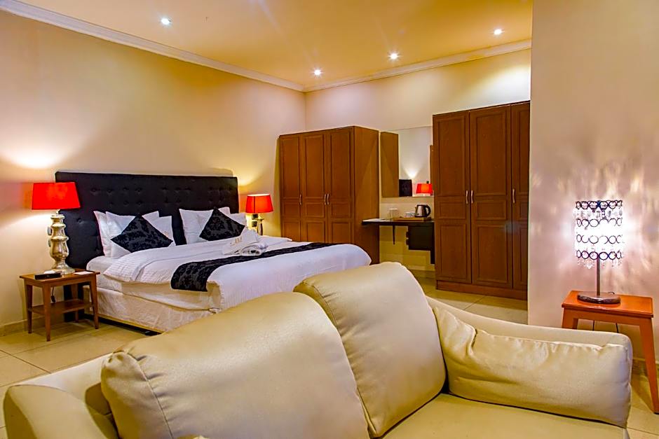 The Country Lodge Hotel