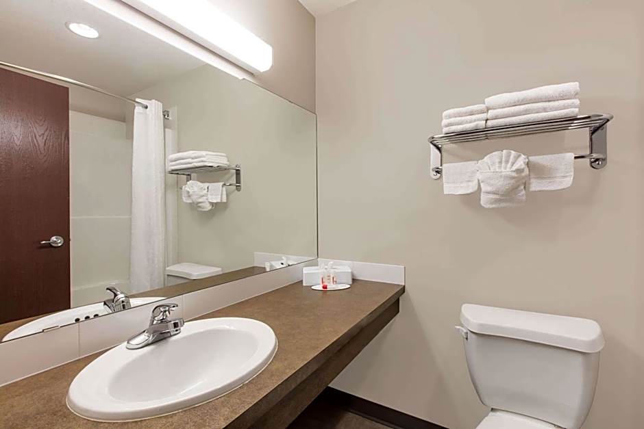 Super 8 by Wyndham Innisfail