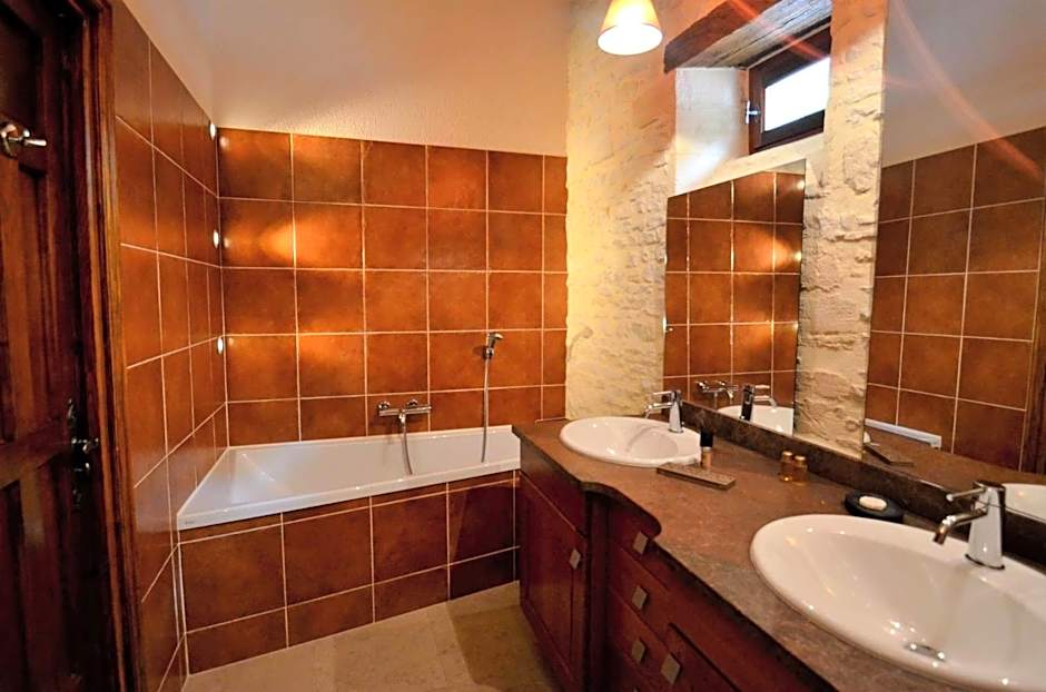 Hôtel Le Manoir De Mathan Crépon à la campagne 5 mn d'Arromanches et 10 mn de Bayeux