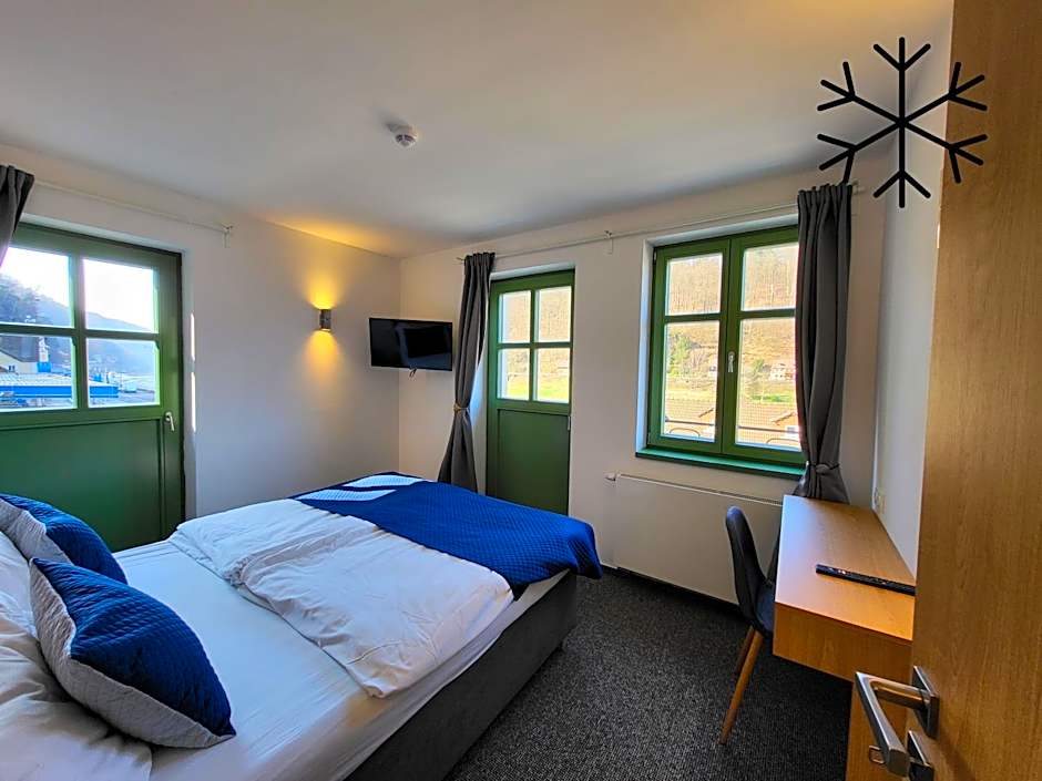 Pension Jitřenka Hřensko - Breakfast Included & Free Parking