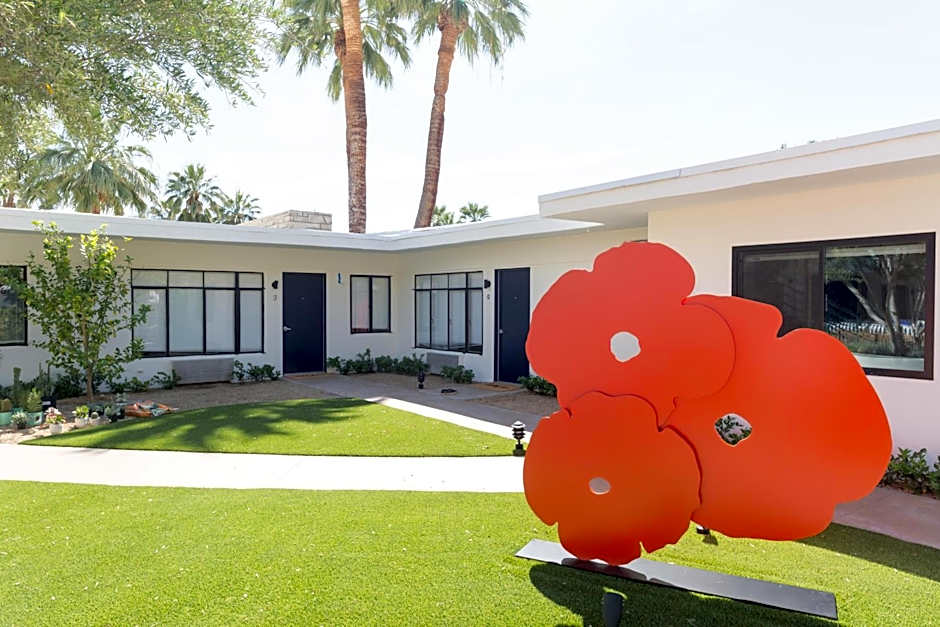 Holiday House Palm Springs