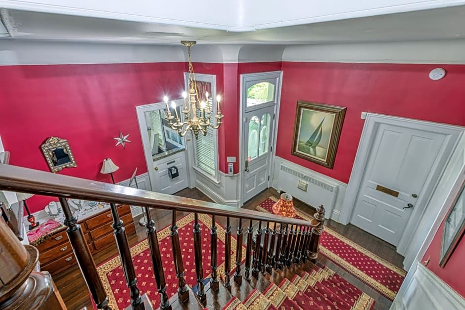 Monroe Manor Inn