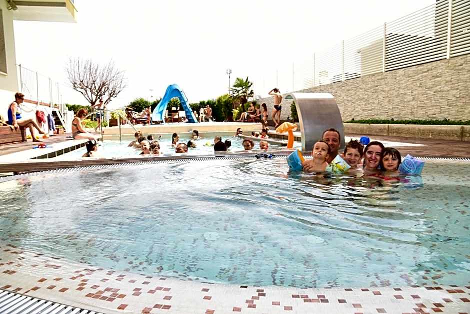 Hotel Fedora Riccione - FRONTE MARE