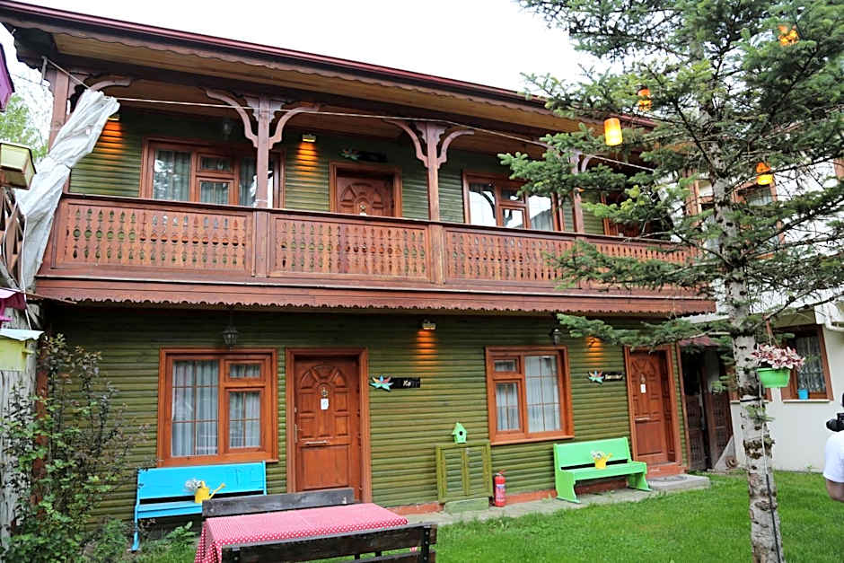 ABANT DORT MEVSİM KONAĞI HOSTEL