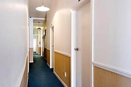 Budget Extra Large Twin Room