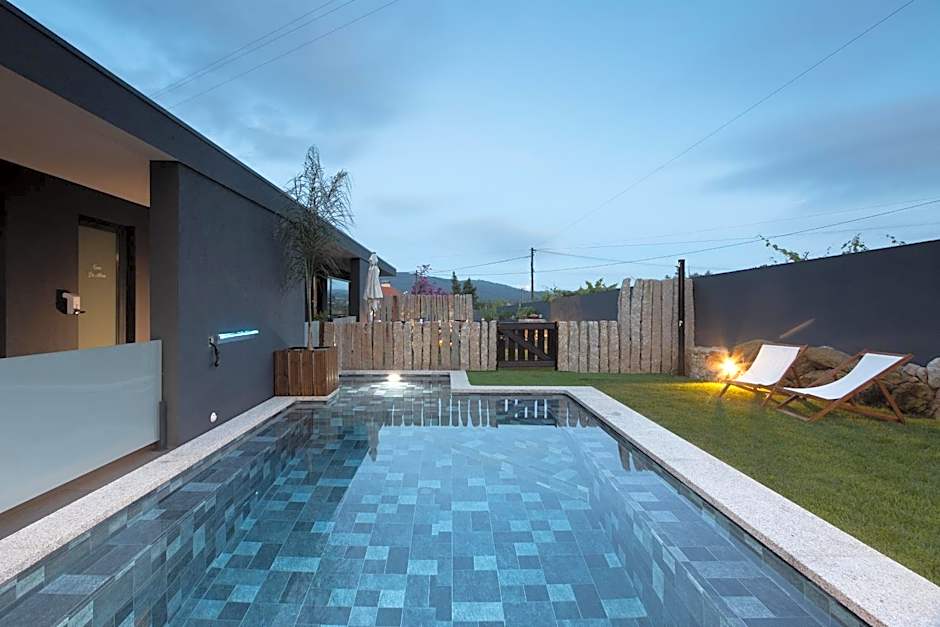 Abraços dos Avós - Casas de aldeia