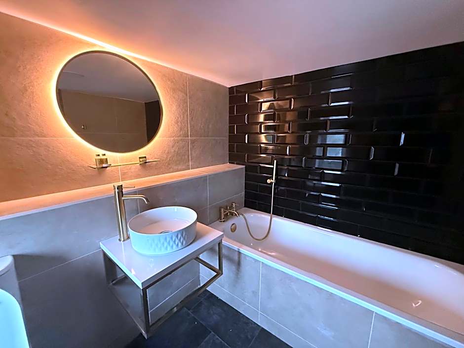 Lyons Woodlands Hall