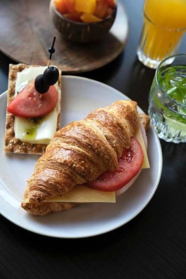 Quentin Arrive Hotel