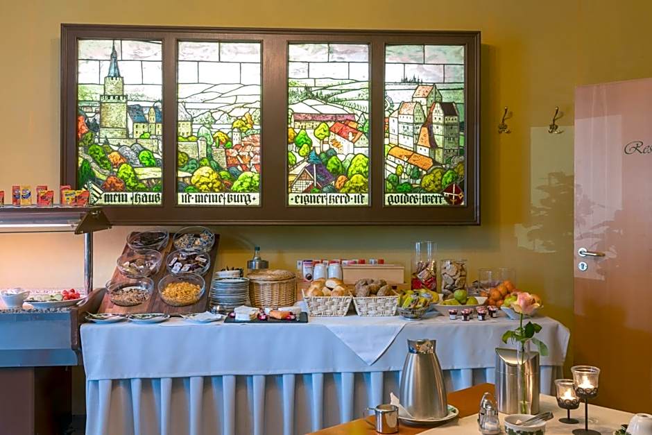 "Zur Altstadt - Am Fuße der Osterburg" Gaststätte, Pension, FEWO