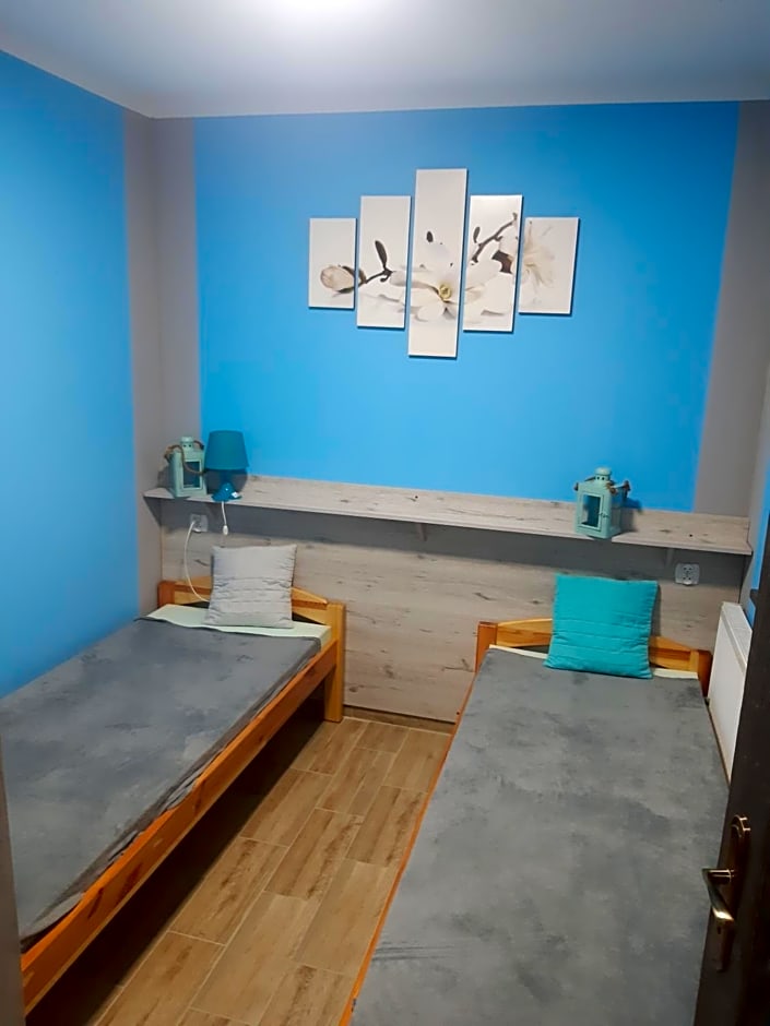 DOMEK U FLORIANA I KONRADA