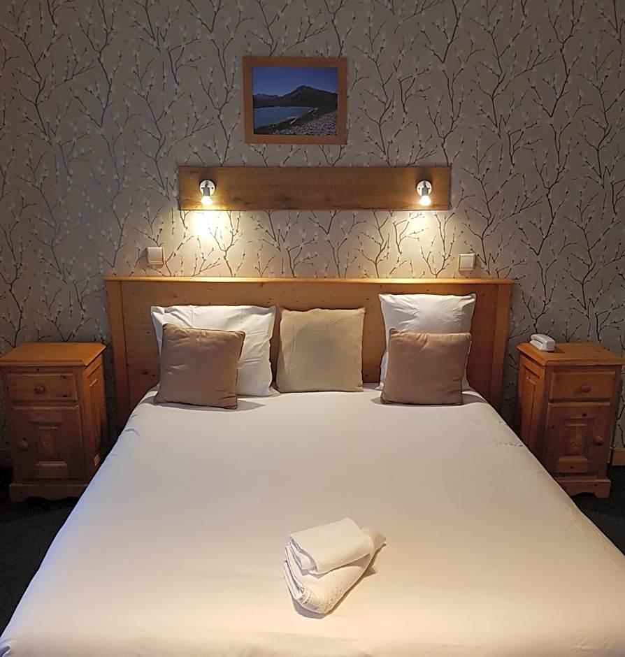 Savoy Hotel & Restaurant