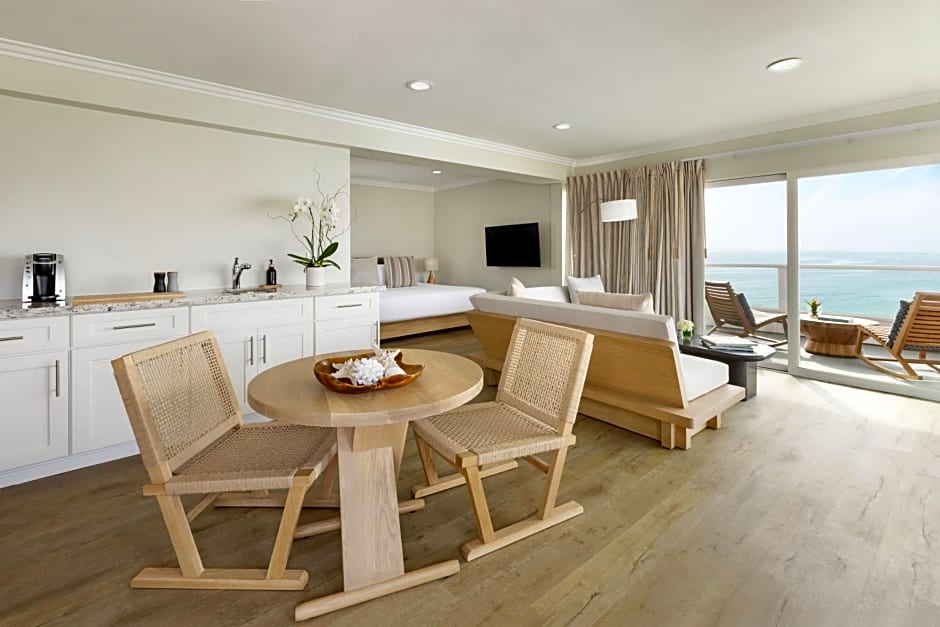 Pacific Edge Hotel