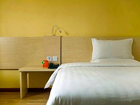 WH - Traditional Bed Room