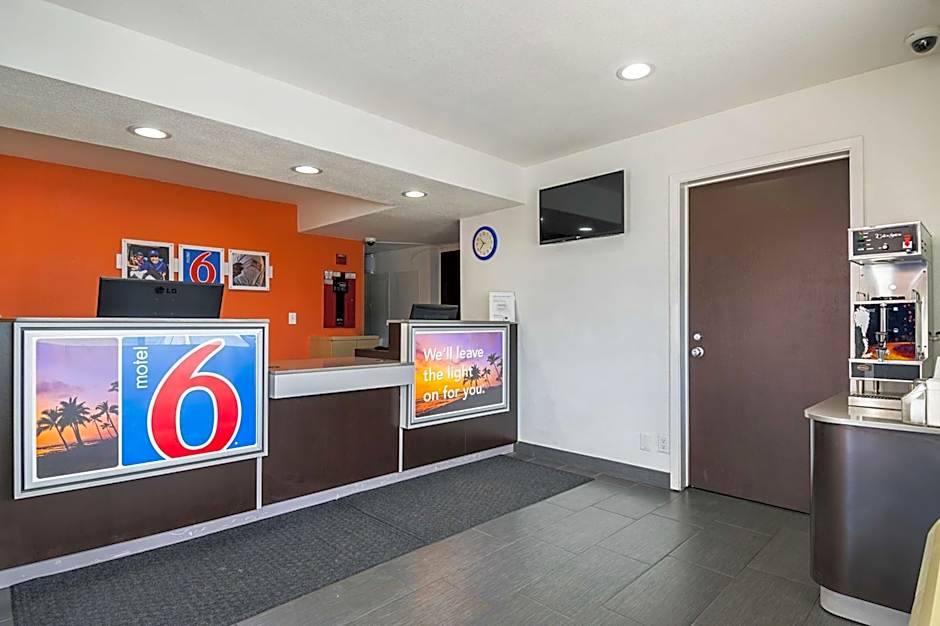 Motel 6 Lost Hills / Buttonwillow Racetrack