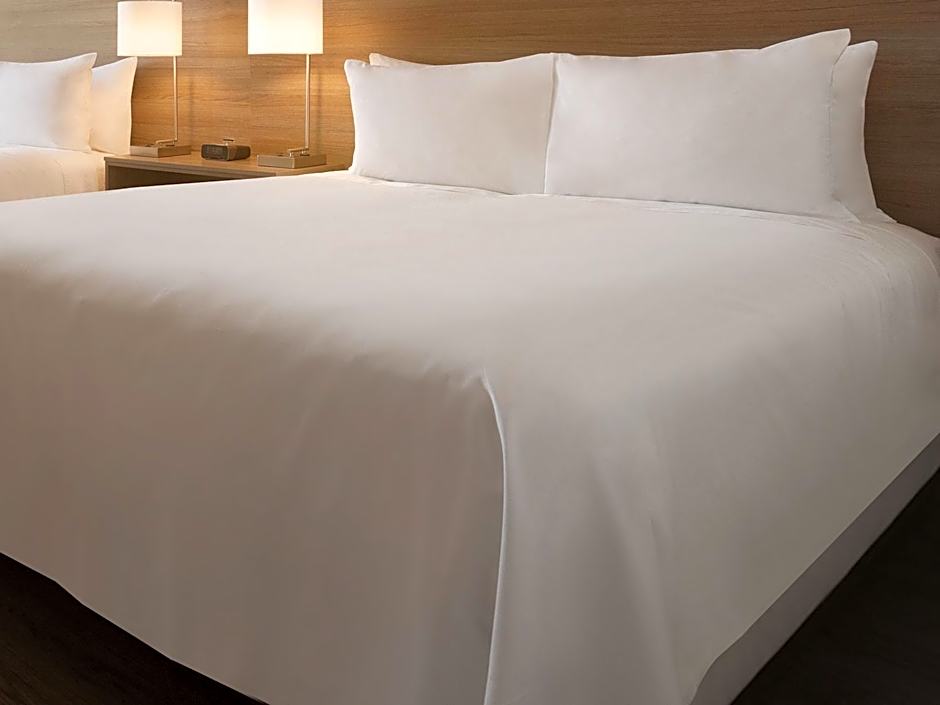 Radisson Hotel Toronto Airport West