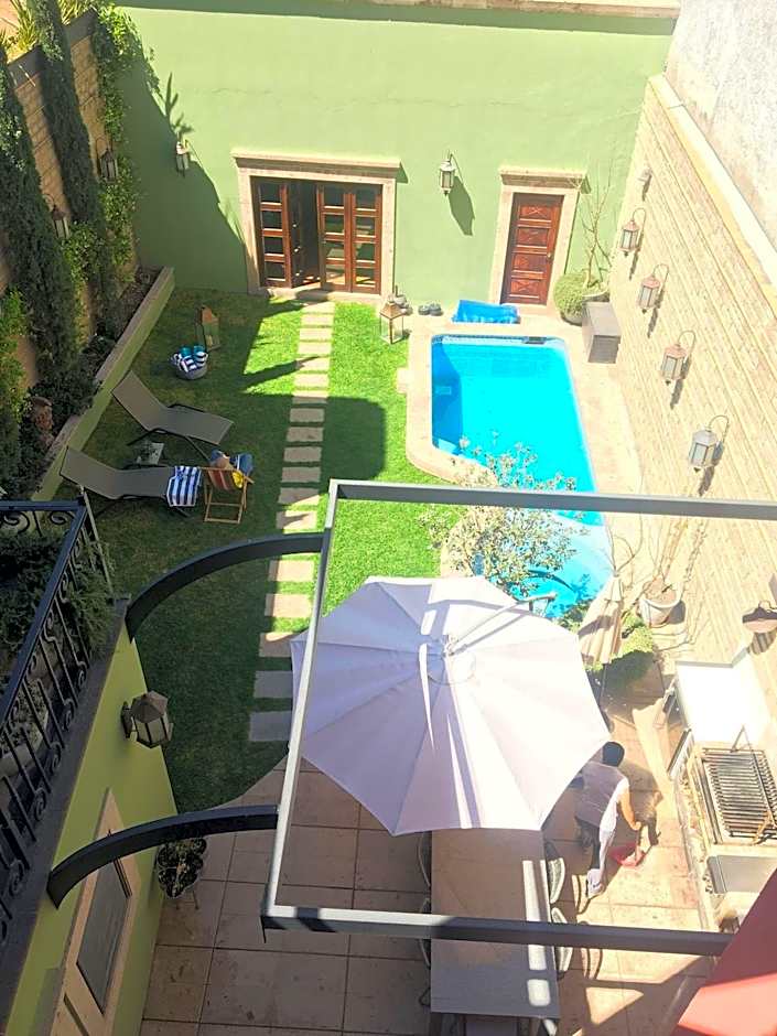Exclusive Luxury Guest Center House