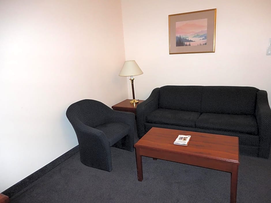 Rosedale on Robson Suite Hotel