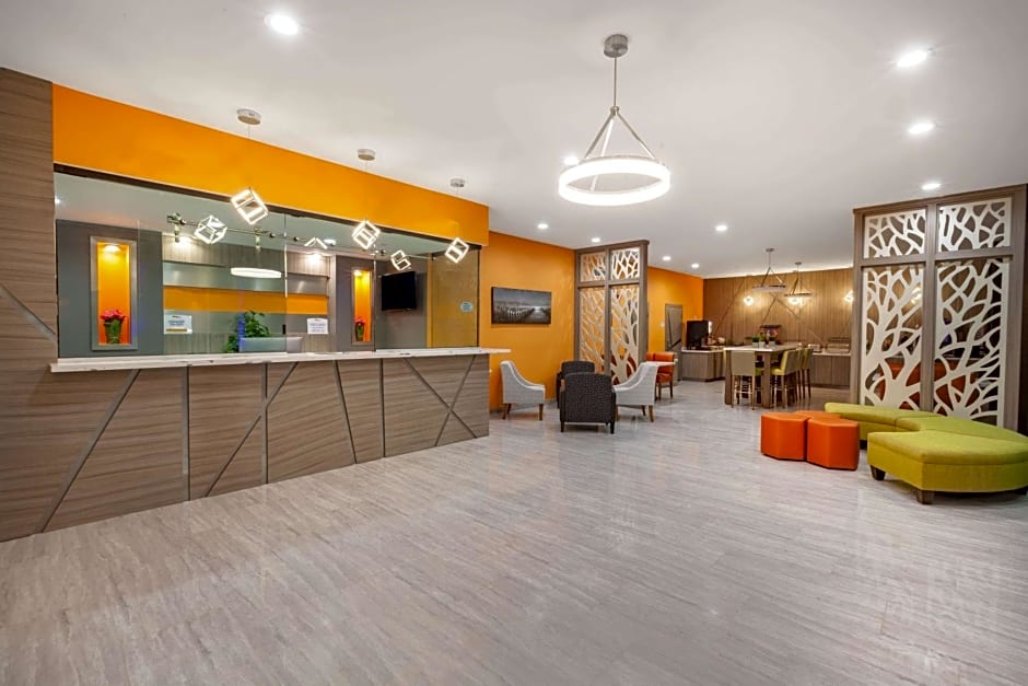 Baymont Inn & Suites Houston Hobby Airport