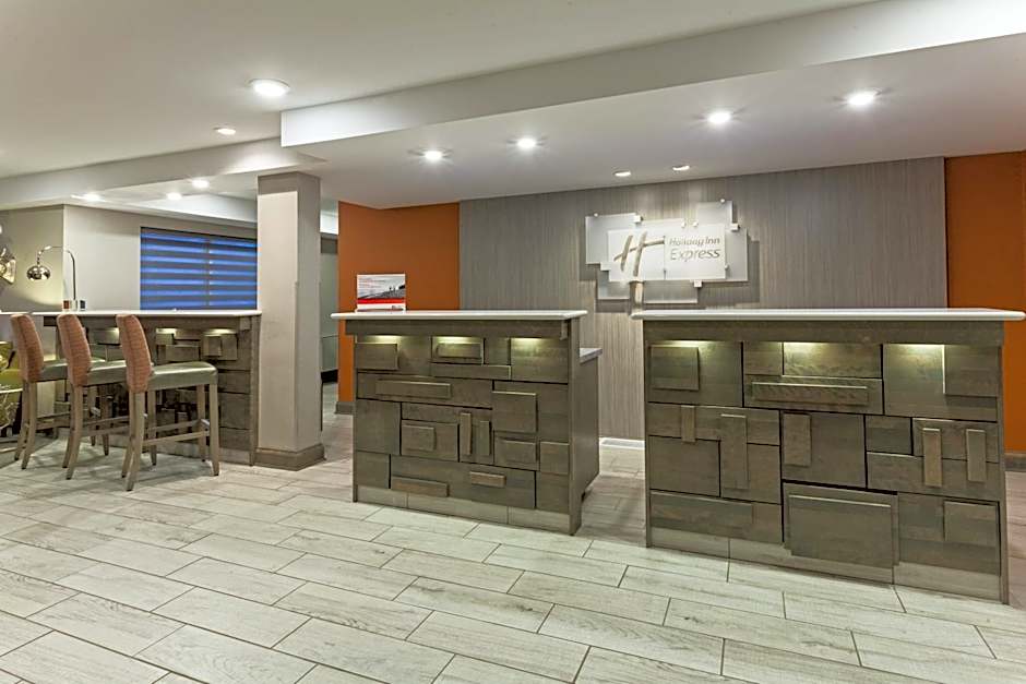 HOLIDAY INN EXPRESS & SUITES FREDERICTON By IHG