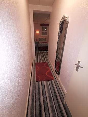 Twin Room with Bathroom