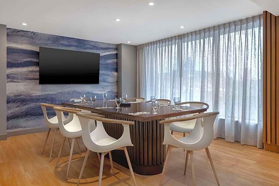 DoubleTree by Hilton Kingston