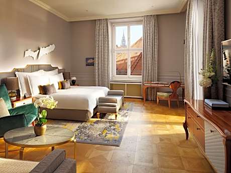 Junior Terrace Suite