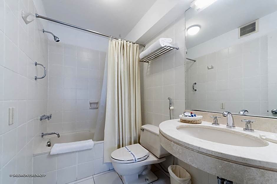 Roosevelt Hotel & Suites