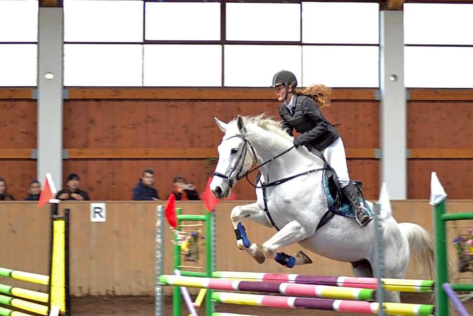 Hotelový a jezdecký areál Dvůr Krutěnice