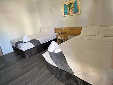 Hotel Deluxe