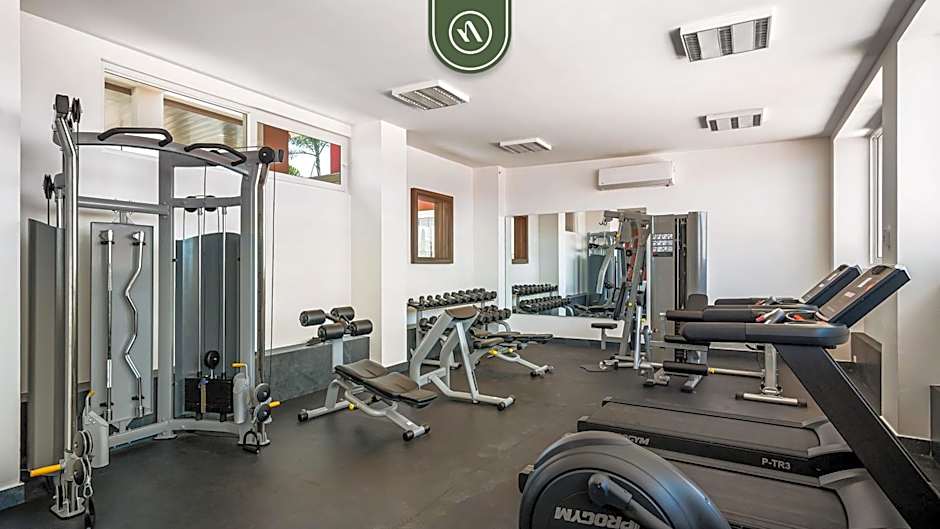 Brand New 2 BR Condo with Amazing Rooftop Pool